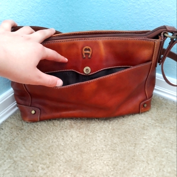 Etienne Aigner *VINTAGE* Genuine Leather Purse, Tan Brown, Brass Hardware - Picture 5 of 16
